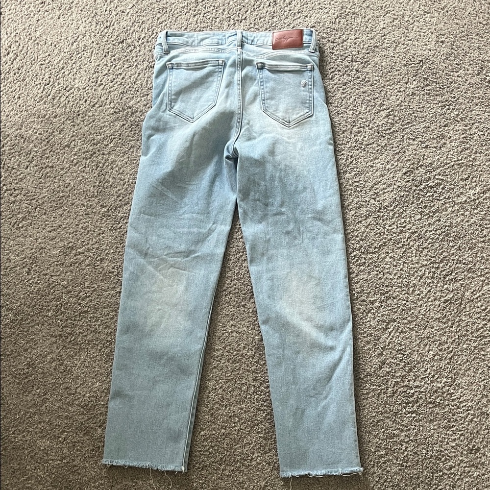 Carly Jean Los Angeles Light Wash Ankle Jeans - Picture 3 of 3